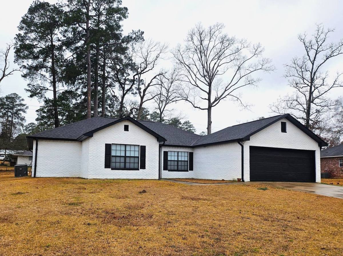 House for rent at 1908 Circle's End, Leesville, LA 71446