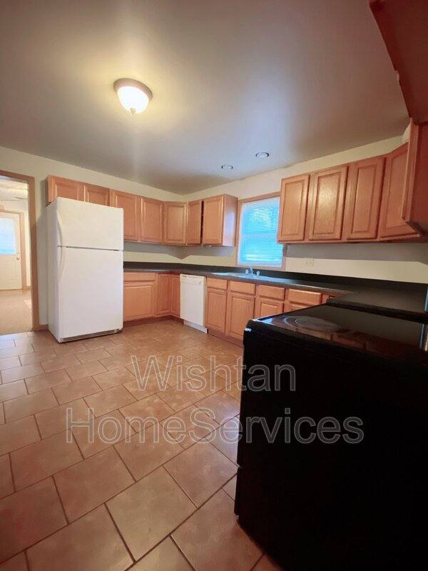 House for rent at 524 N Johnson St, Macomb, IL 61455
