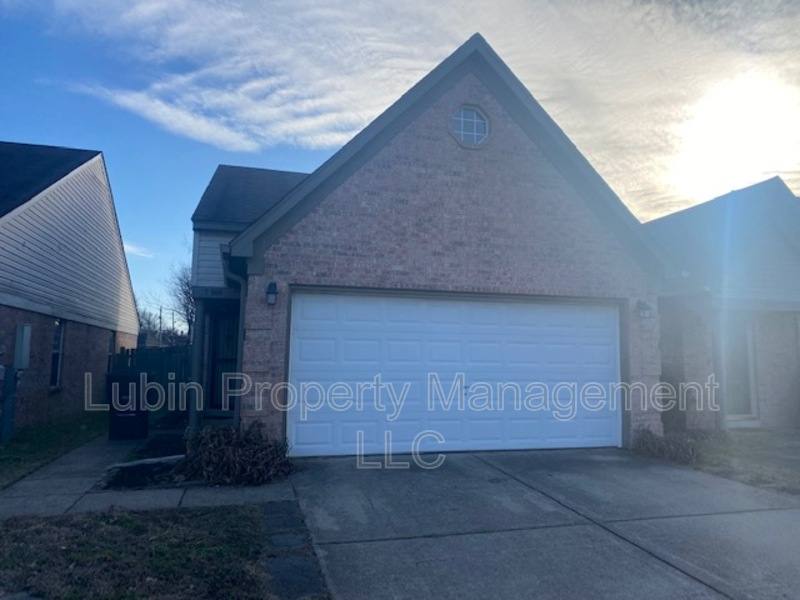 House for rent at 7969 Marsha Woods Dr, Memphis, TN 38125