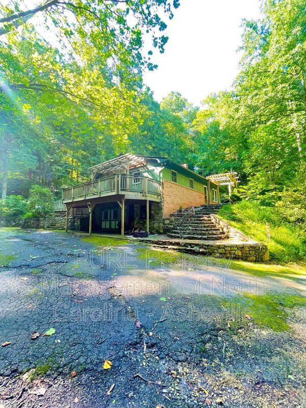 House for rent at 222 Morgan Cove Rd, Candler, NC 28715