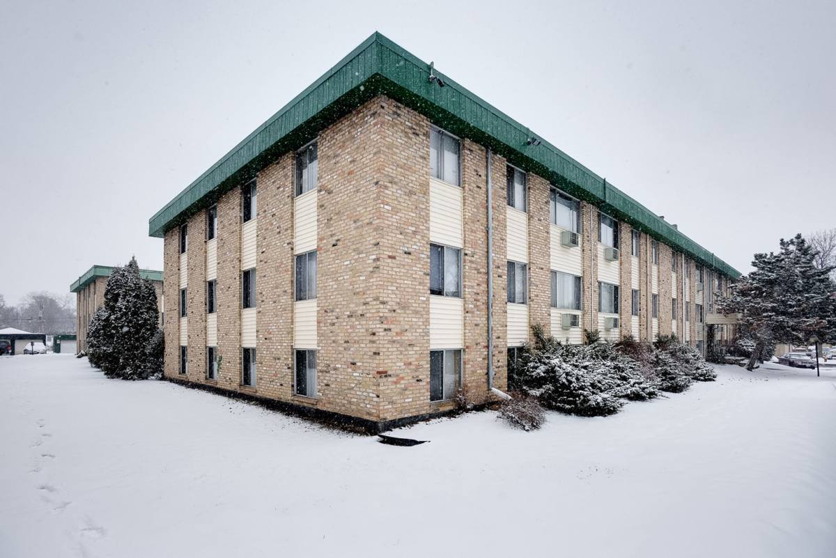 Apartment for rent at 1533 N Woodbridge St, Saint Paul, MN 55117
