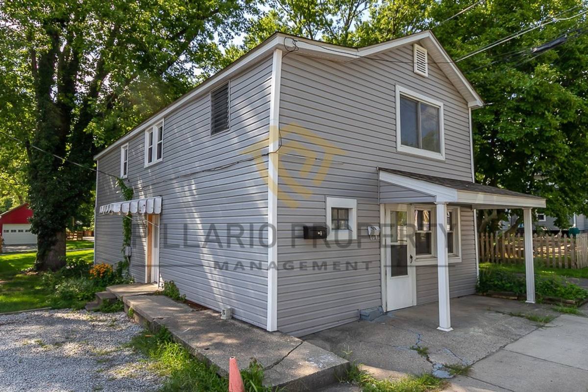 Apartment for rent at 52-52 1 2 S Greenwood St, Greenwood, IN 46142