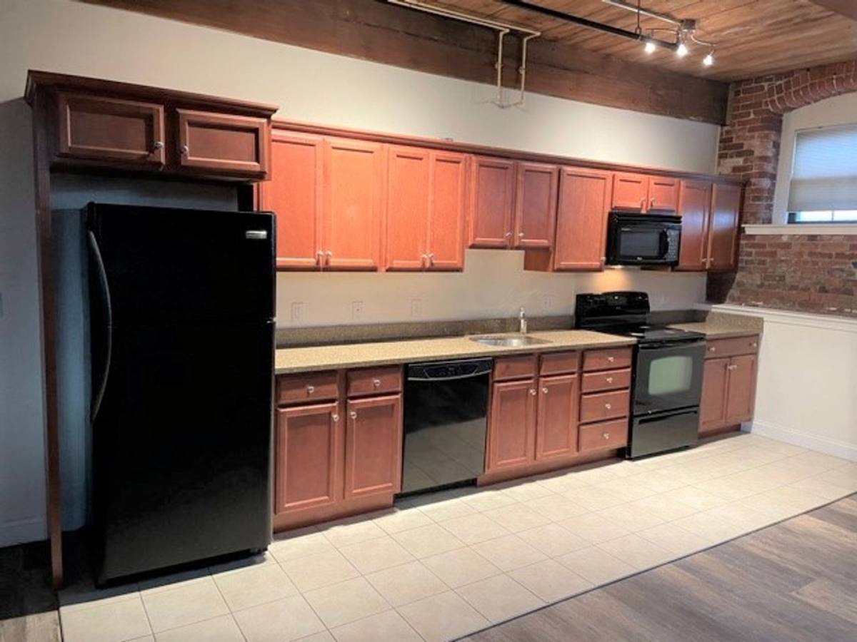 Apartment for rent at 11 Villa St, Haverhill, MA 01832