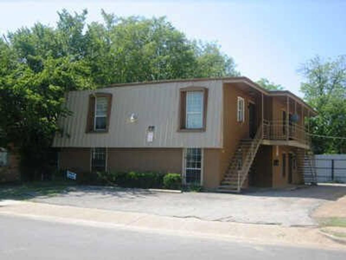 Apartment for rent at 1516 E Hattie St, Fort Worth, TX 76104