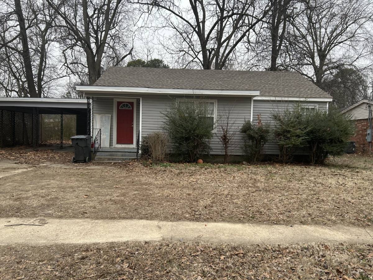 House for rent at 1305 Holly St, Jonesboro, AR 72401