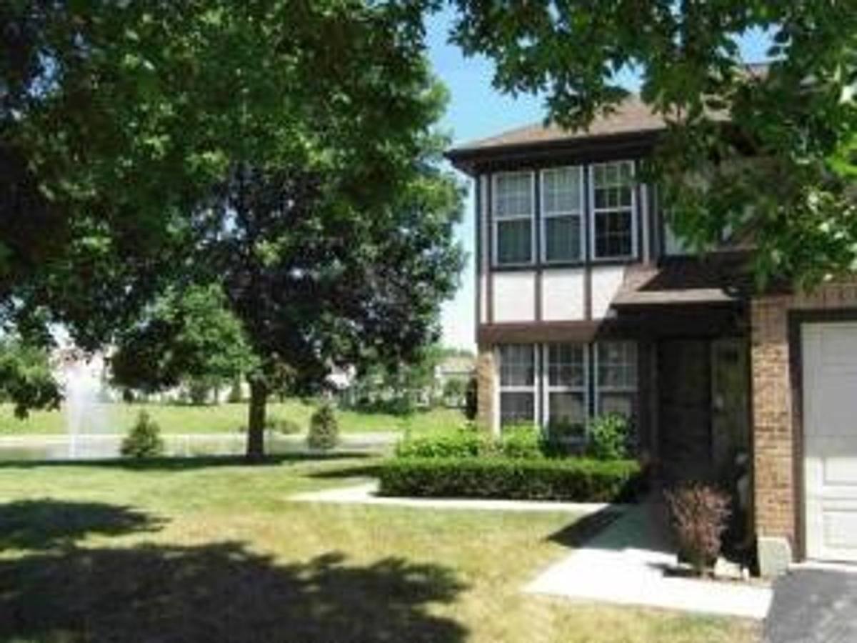 House for rent at 113 E Fabish Dr, Buffalo Grove, IL 60089