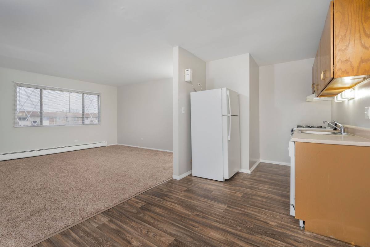 Apartment for rent at 725 W Bode Circle, Hoffman Estates, IL 60169
