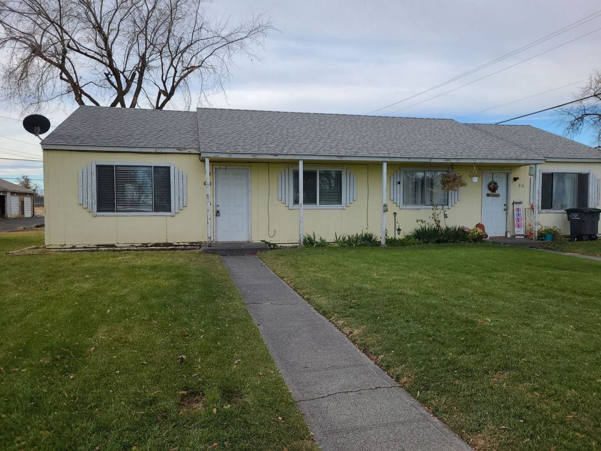 Apartment for rent at 916-918 Lowry St, Moses Lake, WA 98837