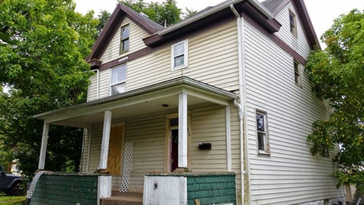 Apartment for rent at 313 McLane Ave, Morgantown, WV 26505