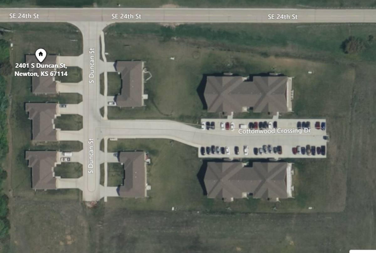 Townhouse for rent at 704 Cottonwood Crossing Dr, Newton, KS 67114