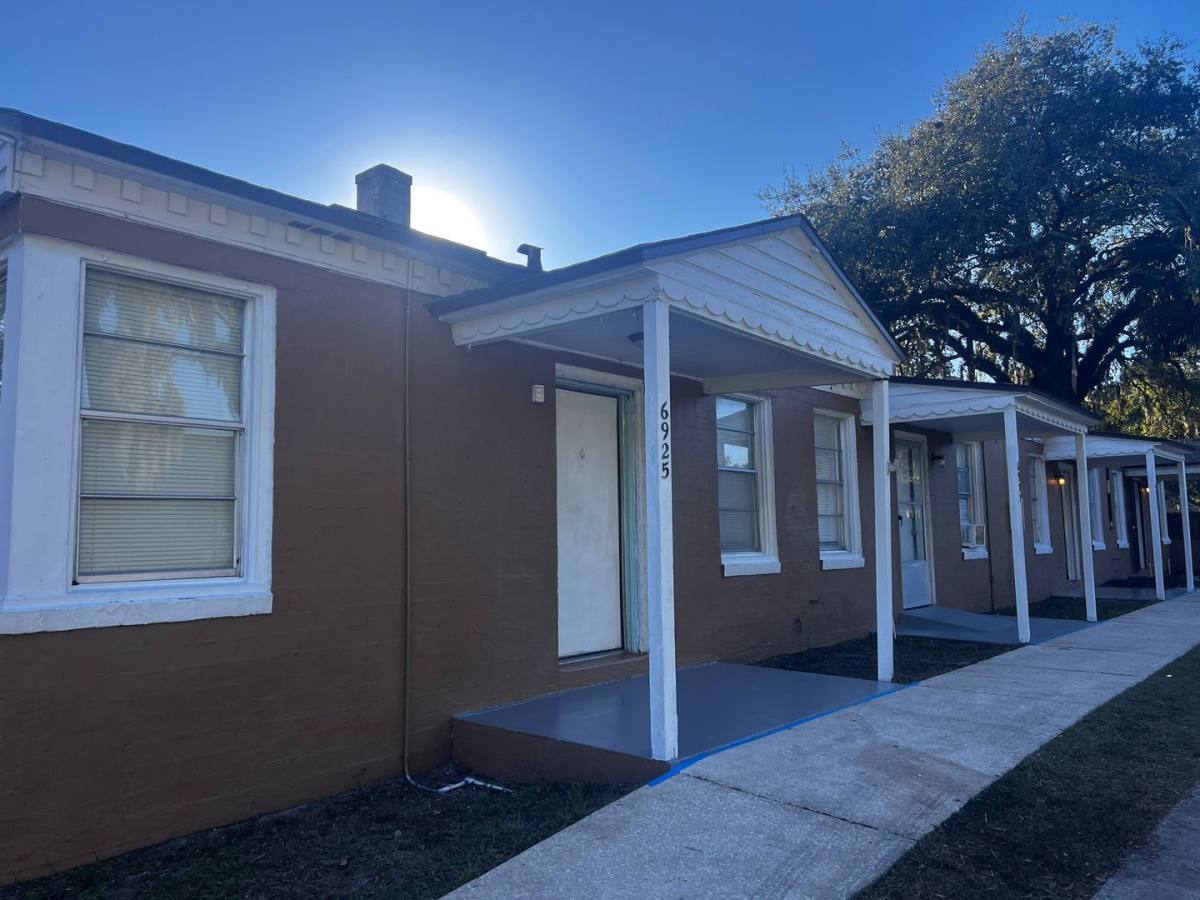 Apartment for rent at 6701 N Main St, Jacksonville, FL 32208