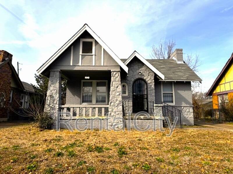 House for rent at 967 Maury St, Memphis, TN 38107