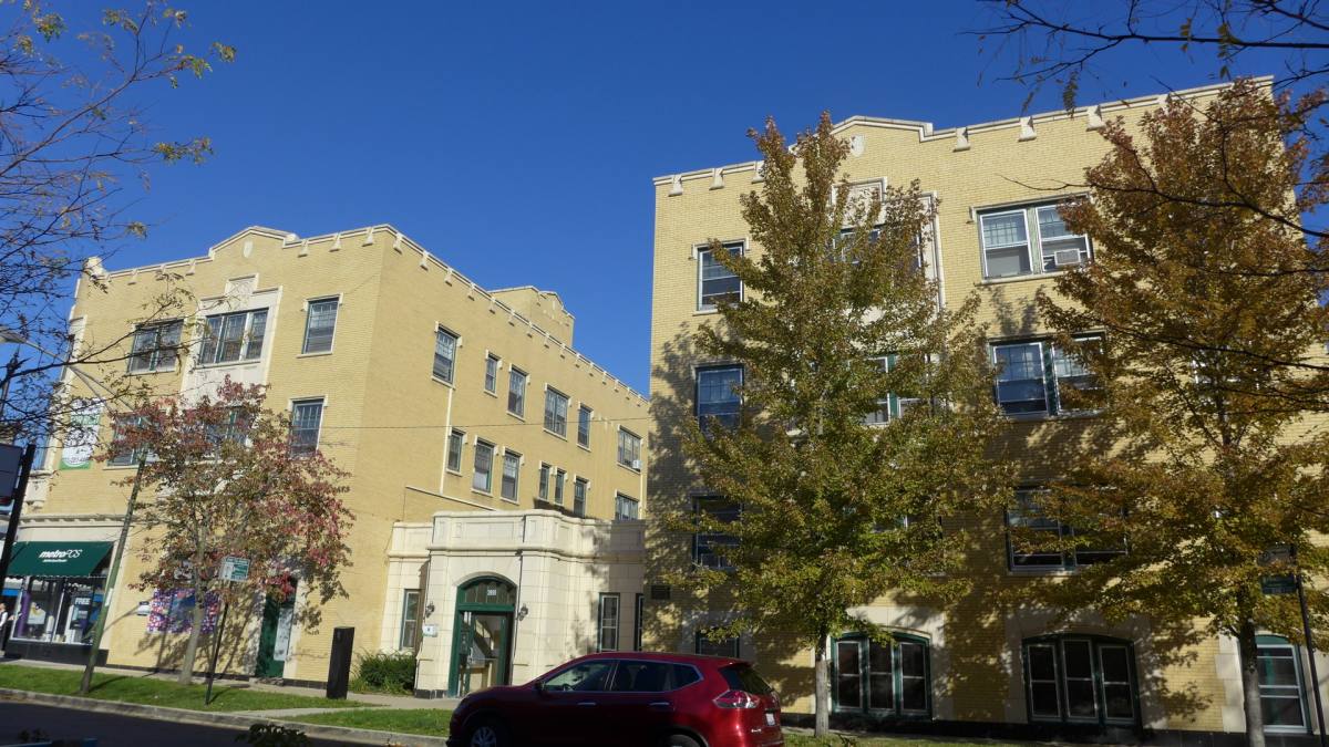 Apartment for rent at 3955 N Lamon, Chicago, IL 60641