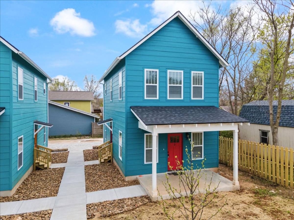 House for rent at 25 W 5th St, Fayetteville, AR 72701
