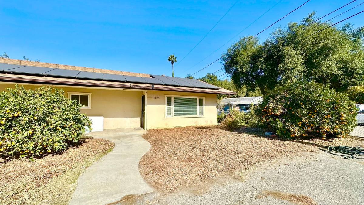 House for rent at 1524 E Mission Rd, Fallbrook, CA 92028
