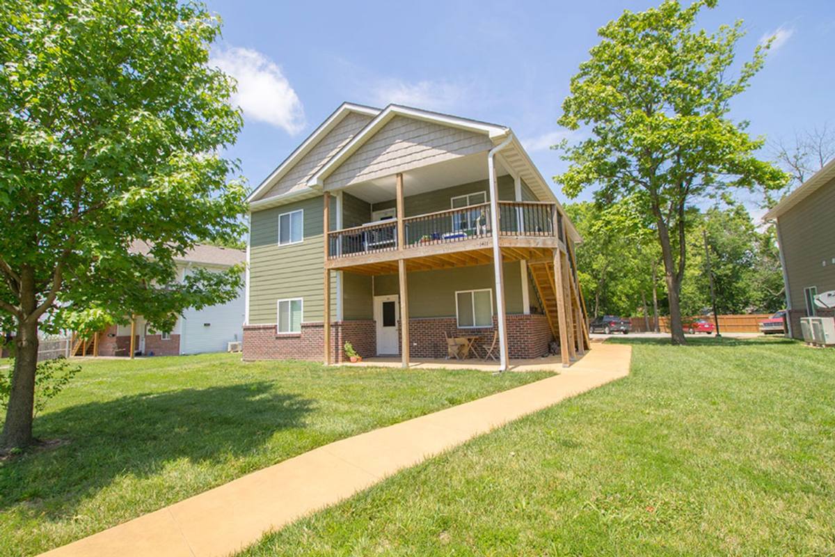 Apartment for rent at 1413 Paris Rd, Columbia, MO 65201