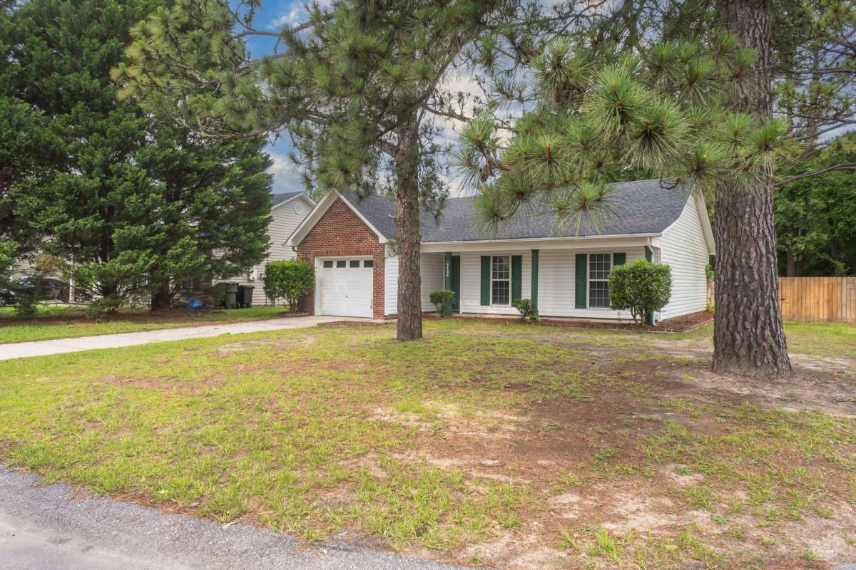 House for rent at 3508 Winesap Rd, Hope Mills, NC 28348