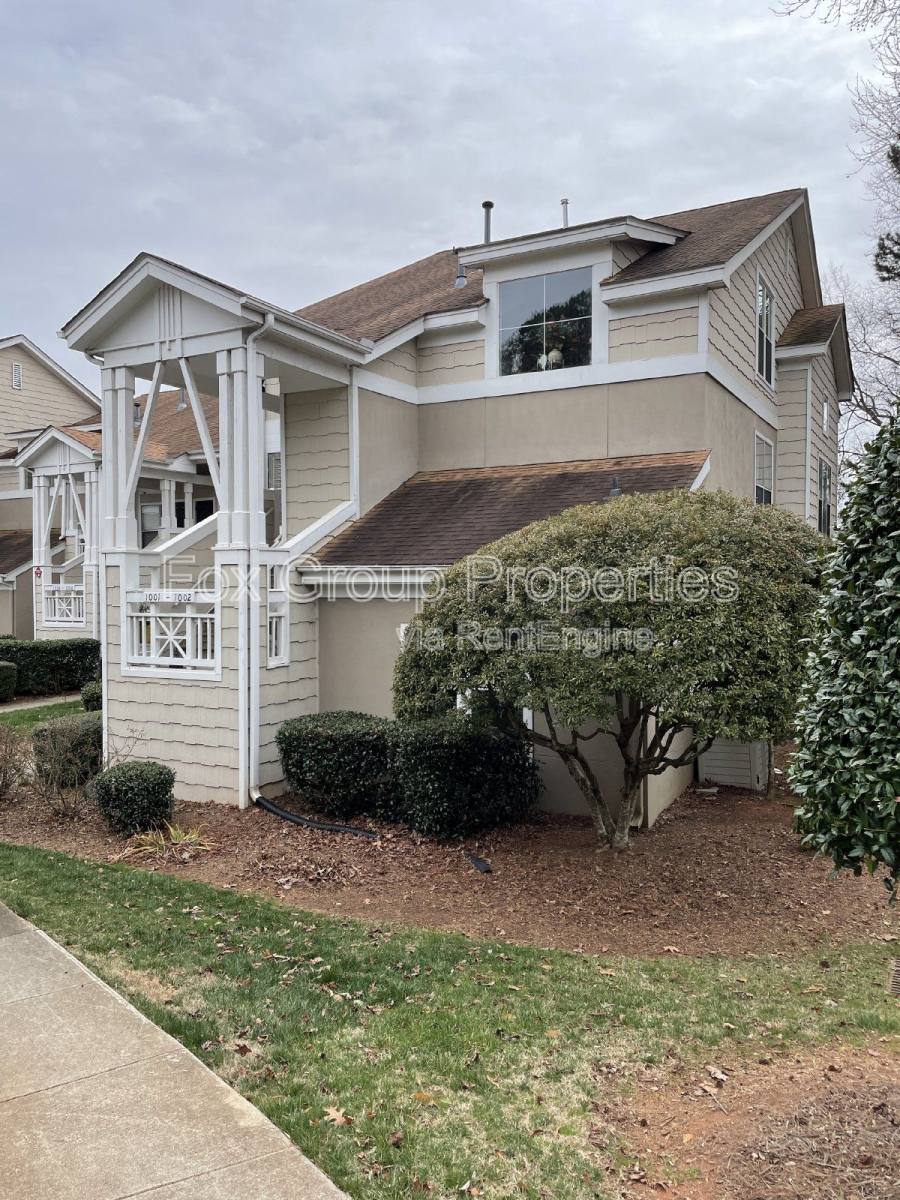 Townhouse for rent at 1001 SW Dr, Davidson, NC 28036
