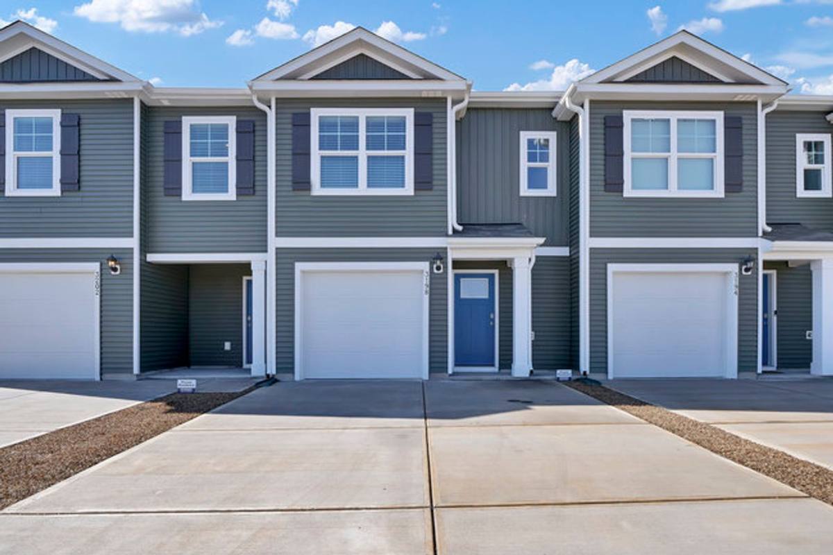 Townhouse for rent at 3198 Lobelia Lane, Jacksonville, NC 28541