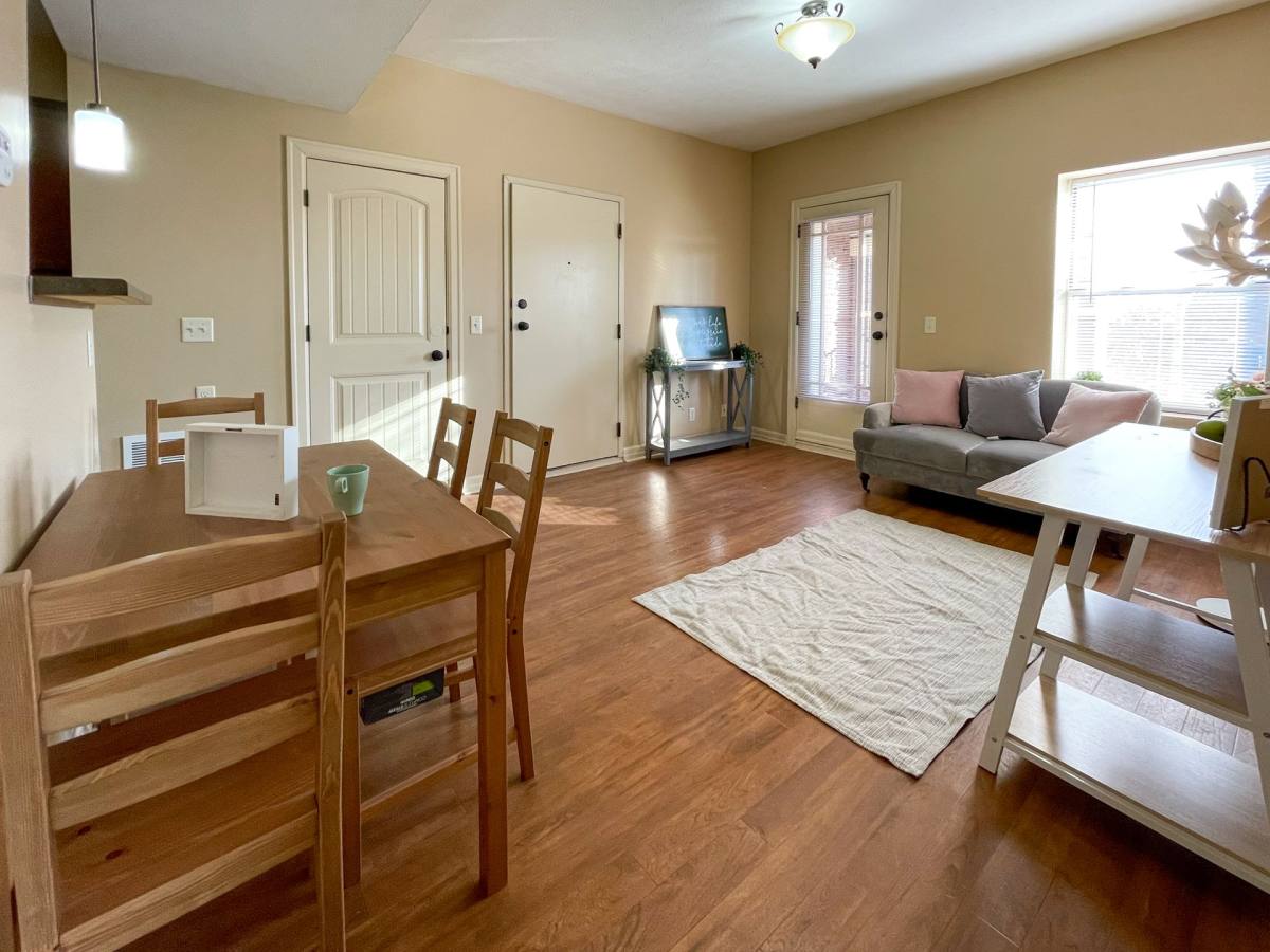 Apartment for rent at 602-606 N 33rd St, Omaha, NE 68131