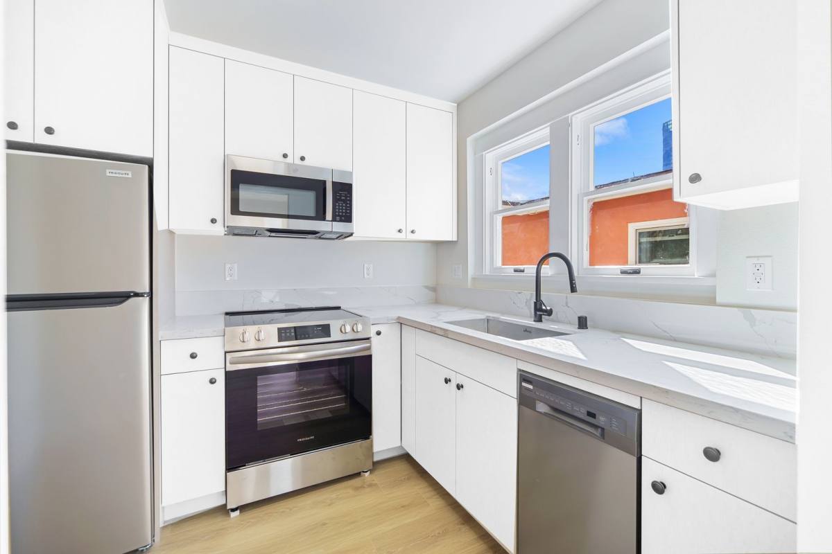 Apartment for rent at 1532 E 2nd St, Long Beach, CA 90802