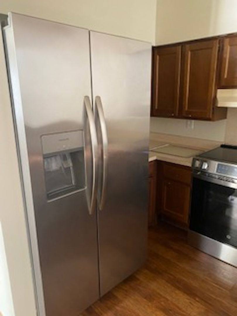 Apartment for rent at 432 McConnell St, Uhrichsville, OH 44683