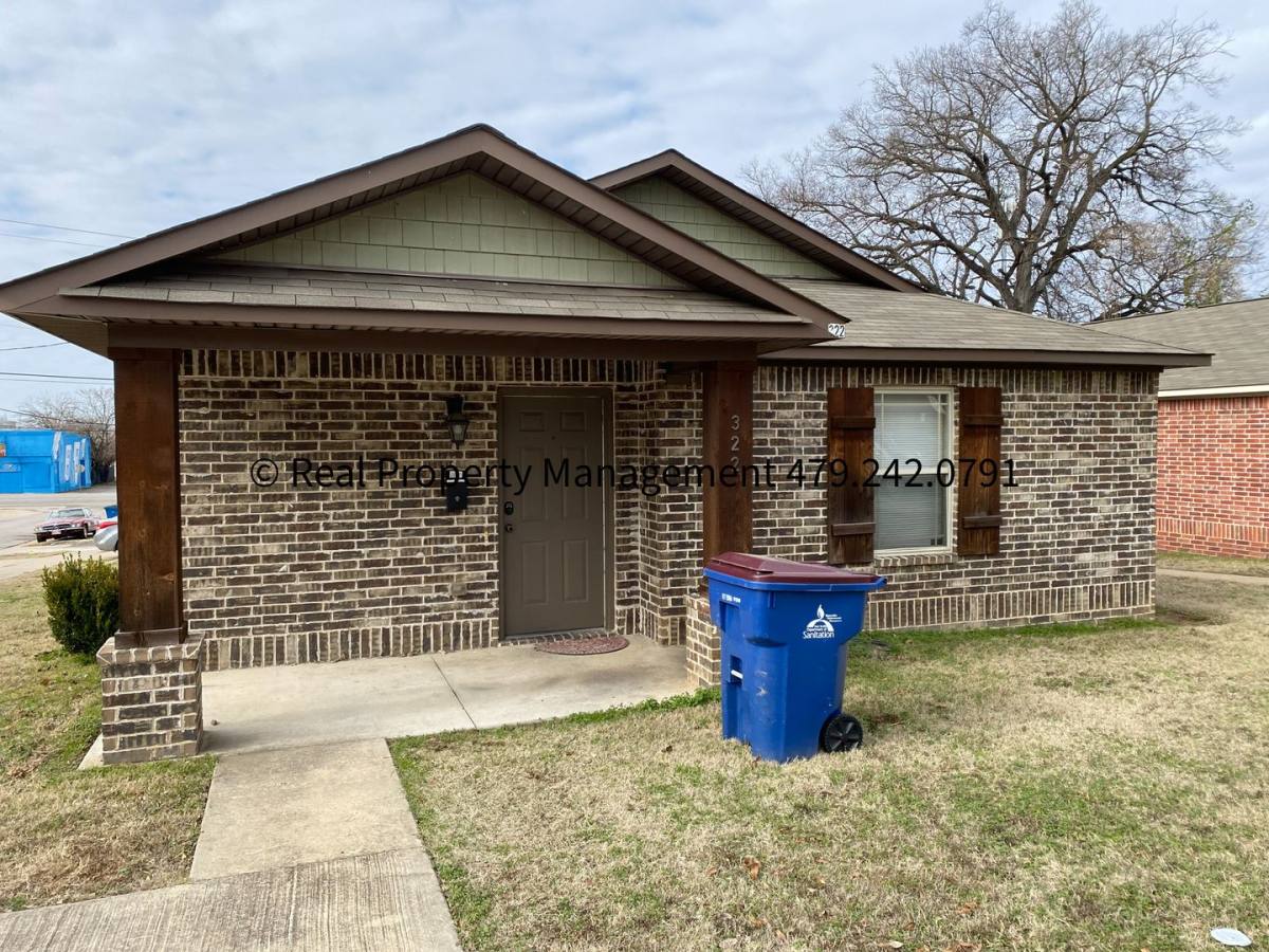 House for rent at 322 S 12th St, Fort Smith, AR 72904