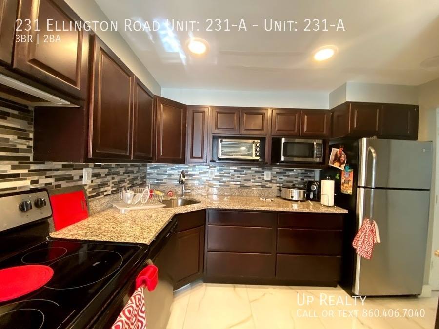 Apartment for rent at 231 Ellington Rd #231-B, East Hartford, CT 06108