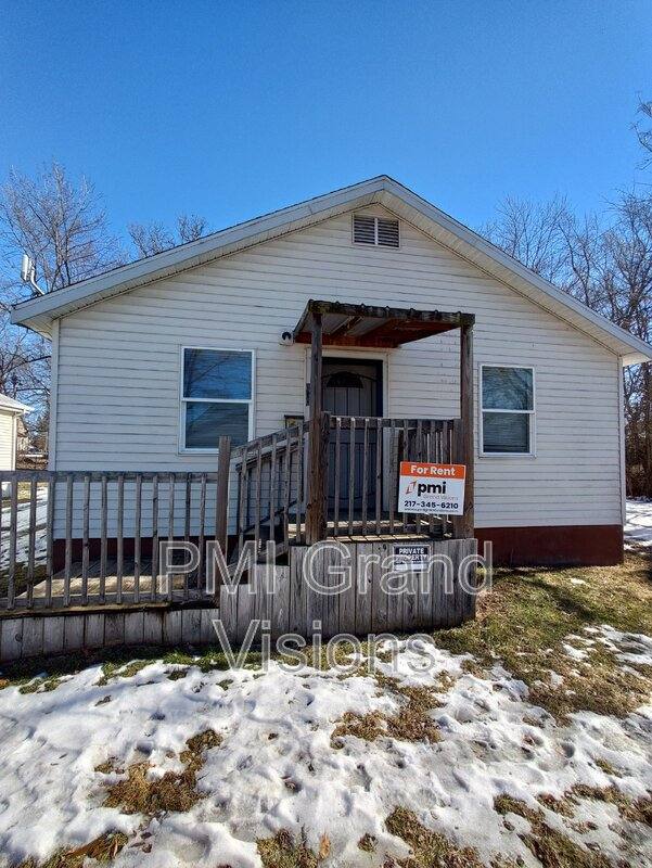 House for rent at 820 Cantrell Court, Decatur, IL 62521