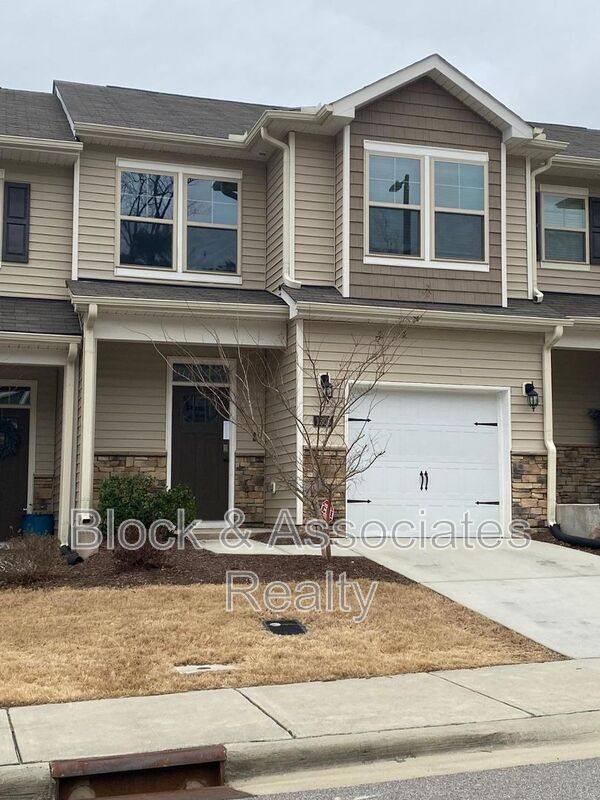 Townhouse for rent at 1308 Compass Dr, Durham, NC 27713