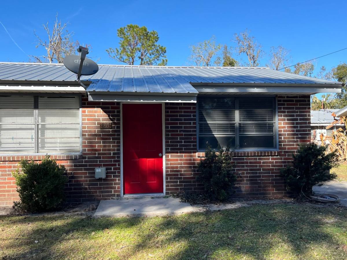 Apartment for rent at 803-828 Floyd St NE, Live Oak, FL 32064