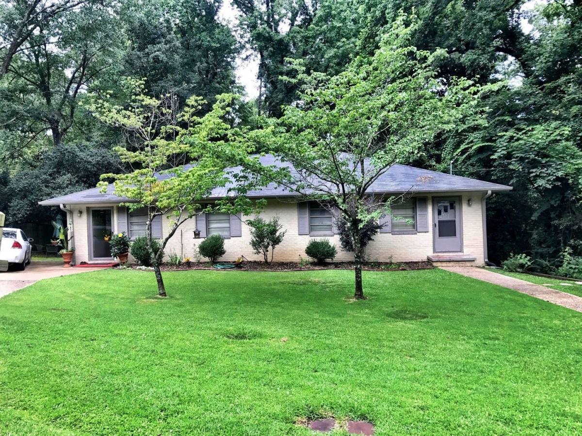 Apartment for rent at 10-11 Cherokee Hills, Tuscaloosa, AL 35404