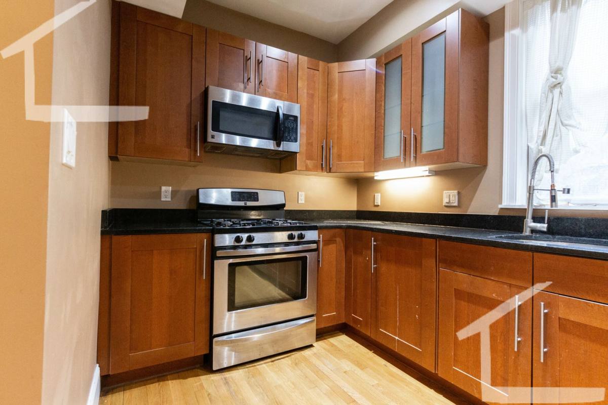 Apartment for rent at 1588 Beacon St #TOP 3, Brookline, MA 02446