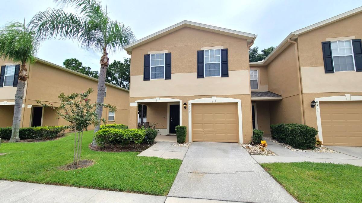 Townhouse for rent at 8425 Edgewater Place Blvd, Tampa, FL 33615