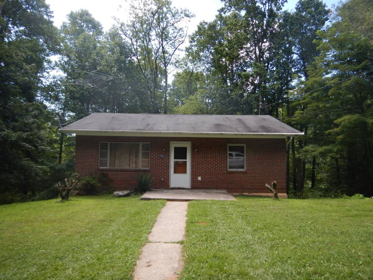 Apartment for rent at 1951 Howards Creek Rd, Boone, NC 28607