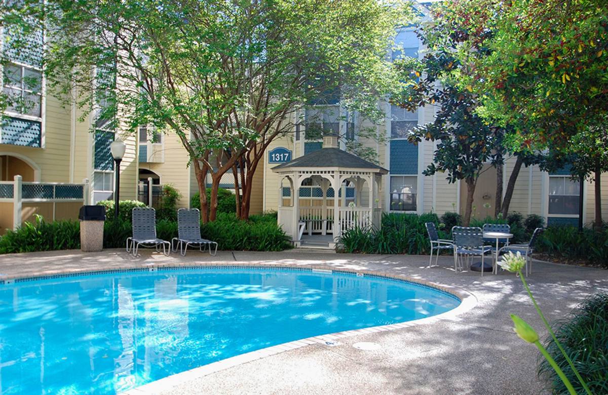Apartment for rent at 1309 Lake Ave, Metairie, LA 70005