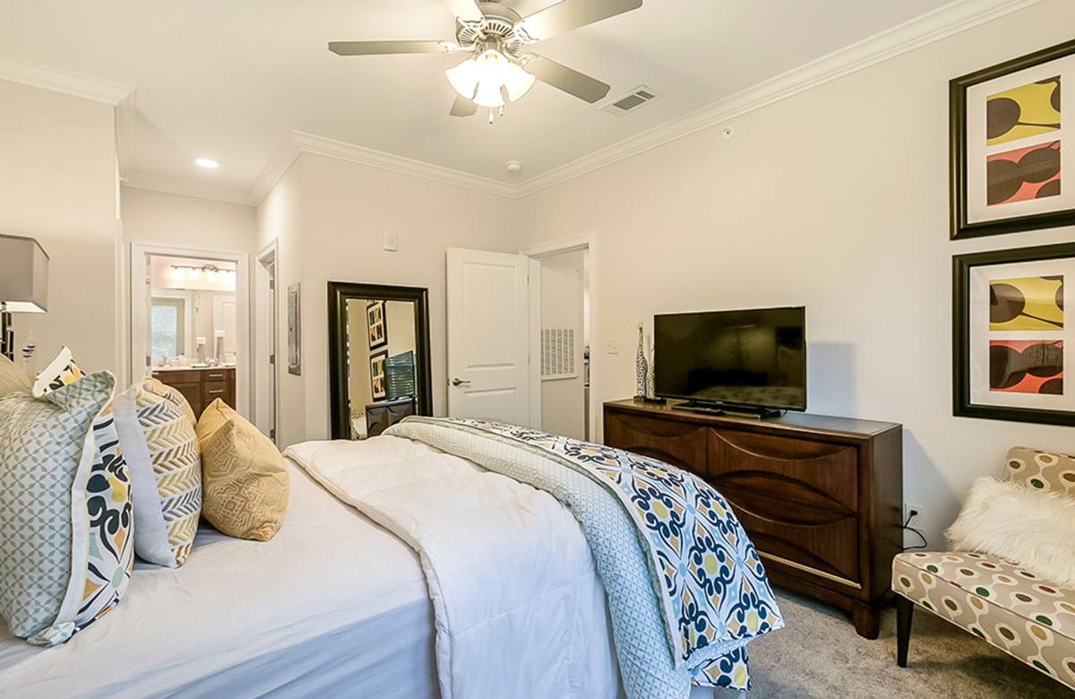 Apartment for rent at 8382 Westshore Dr, Covington, LA 70433