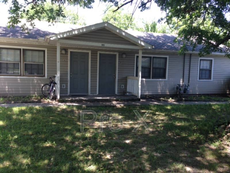 Apartment for rent at 911 E Quincy St A, Pittsburg, KS 66762