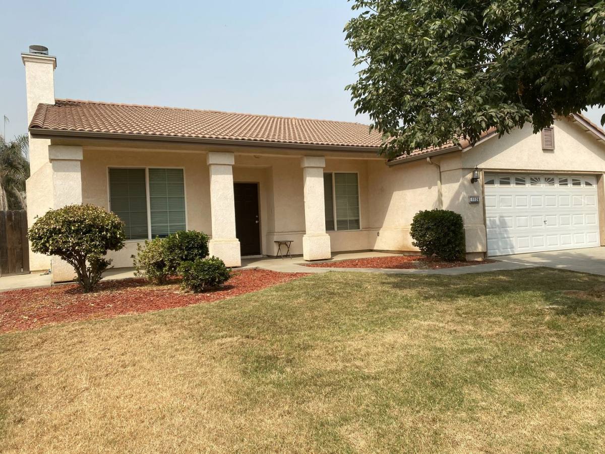 House for rent at 1126 W Encore Dr, Hanford, CA 93230