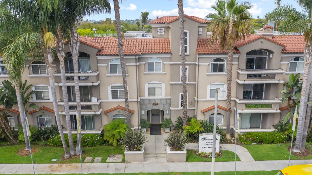Apartment for rent at 3255 Sawtelle Blvd, Los Angeles, CA 90066