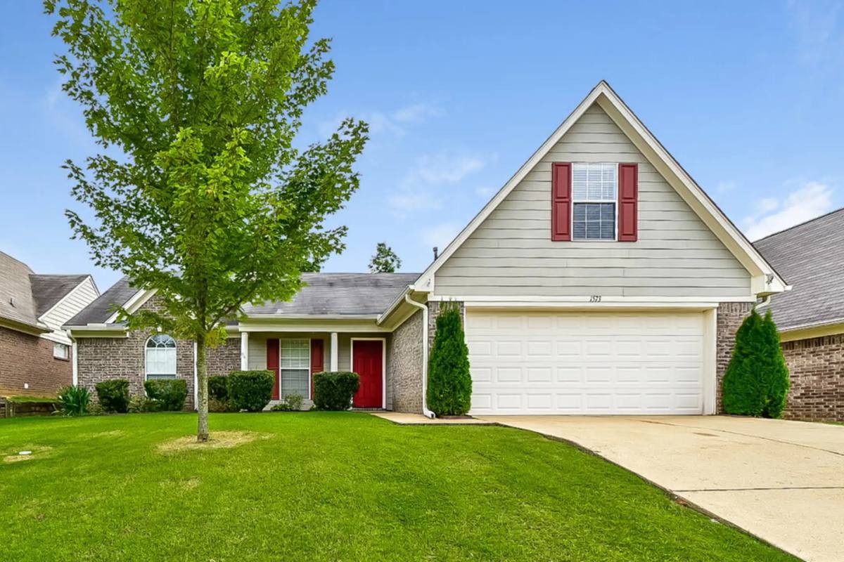 House for rent at 1573 Madison Cove W, Southaven, MS 38671