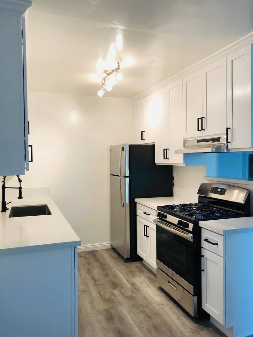 Apartment for rent at 12460 Lakewood Blvd, Downey, CA 90242
