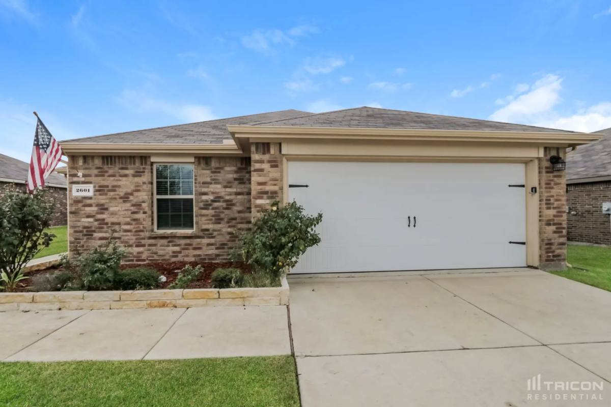 House for rent at 2601 Hutchins Dr, Seagoville, TX 75159