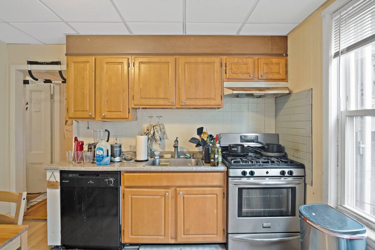 House for rent at 852 Huntington Ave #2, Boston, MA 02115
