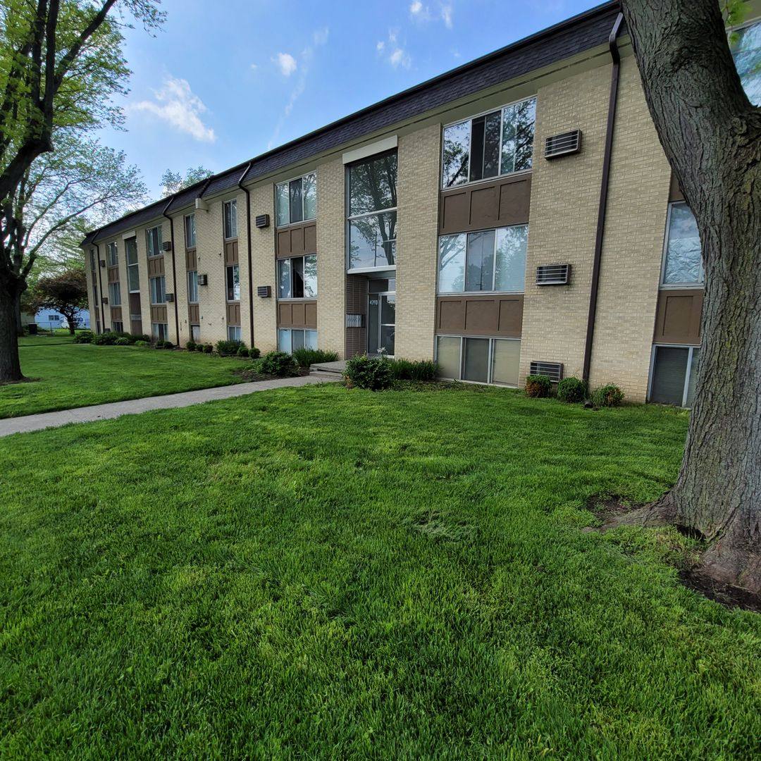 Apartment for rent at 4760 Dorr St, Toledo, OH 43615