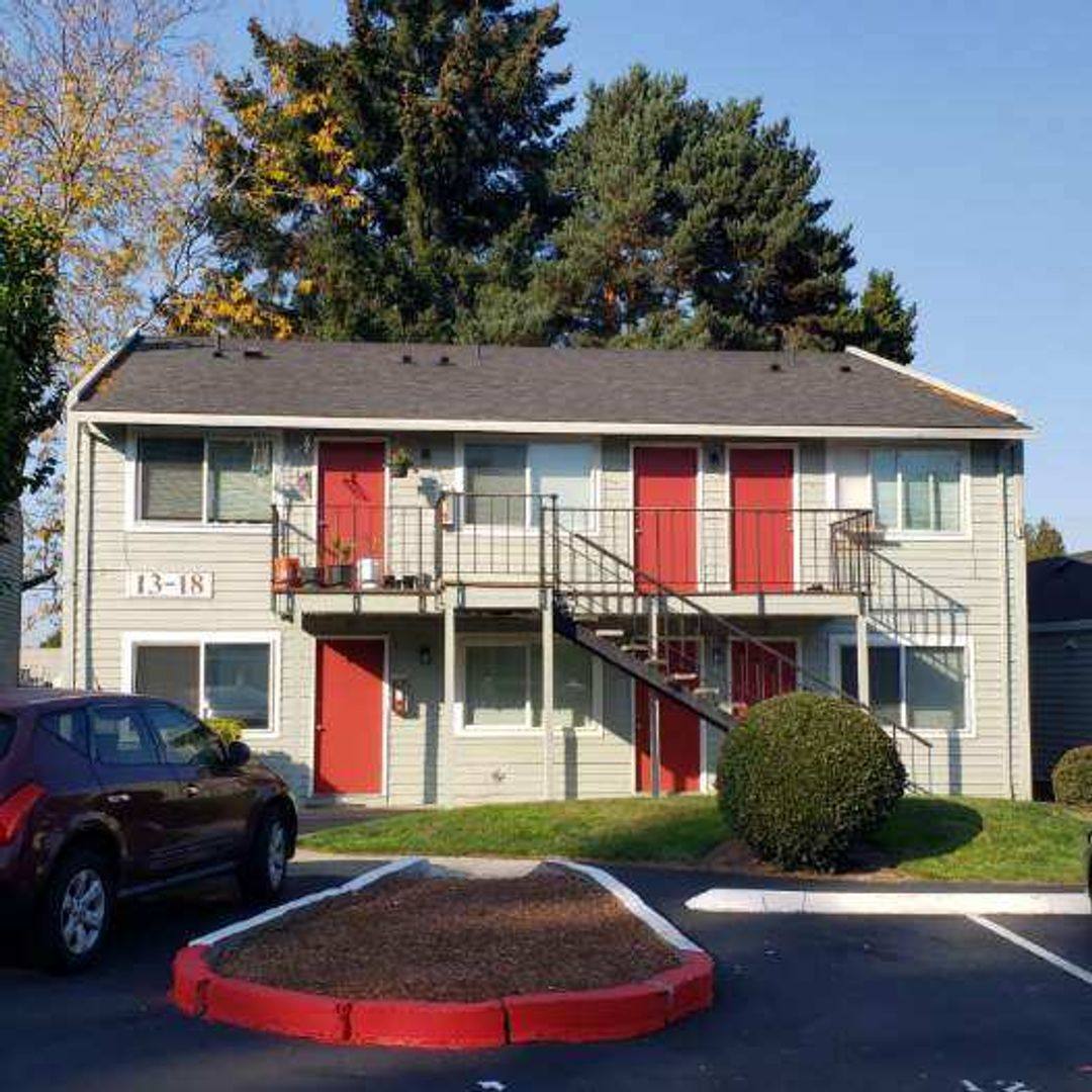 Apartment for rent at 760 SE 10th Ave, Hillsboro, OR 97123