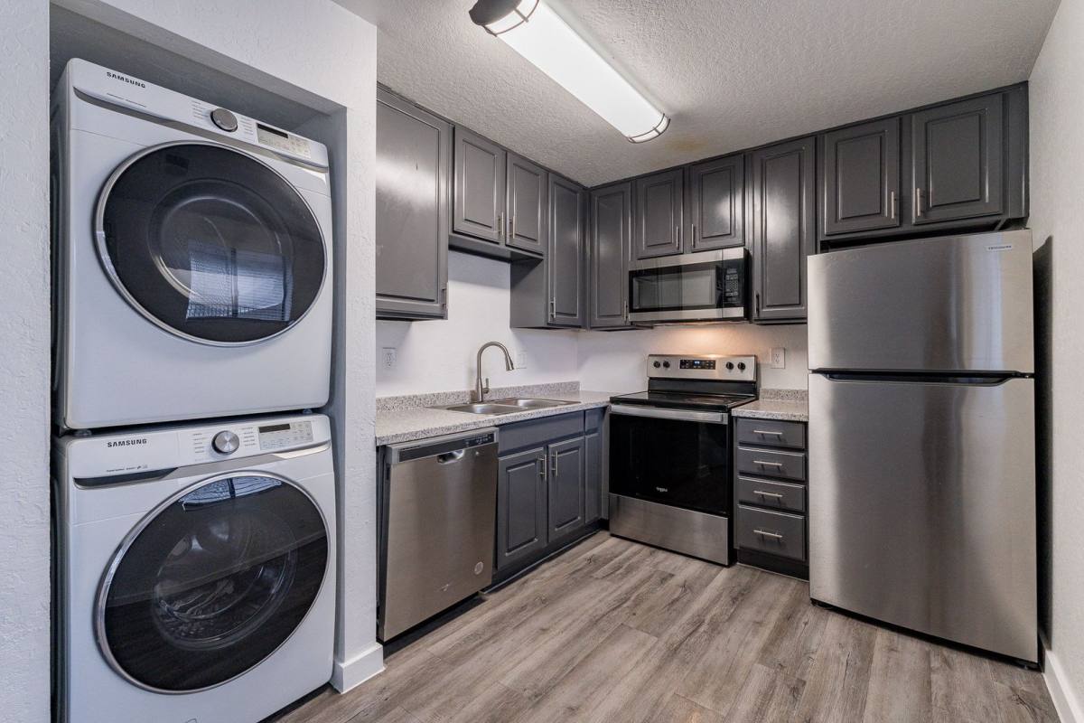 1301 E Mountain View Rd, Phoenix, AZ 85020