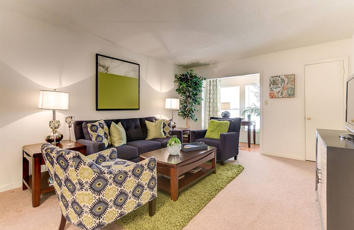 Apartment for rent at 3912 S I-10 Service Rd, Metairie, LA 70001