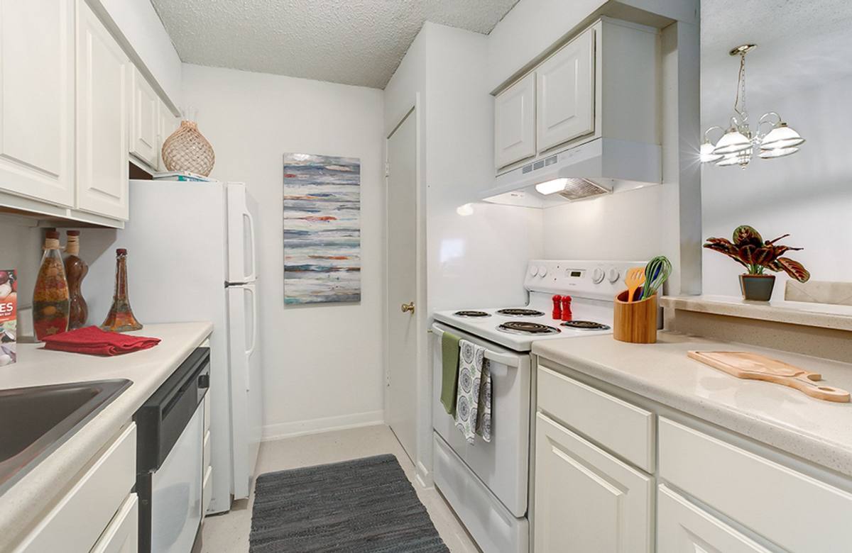 Apartment for rent at 3912 S I-10 Service Rd, Metairie, LA 70001