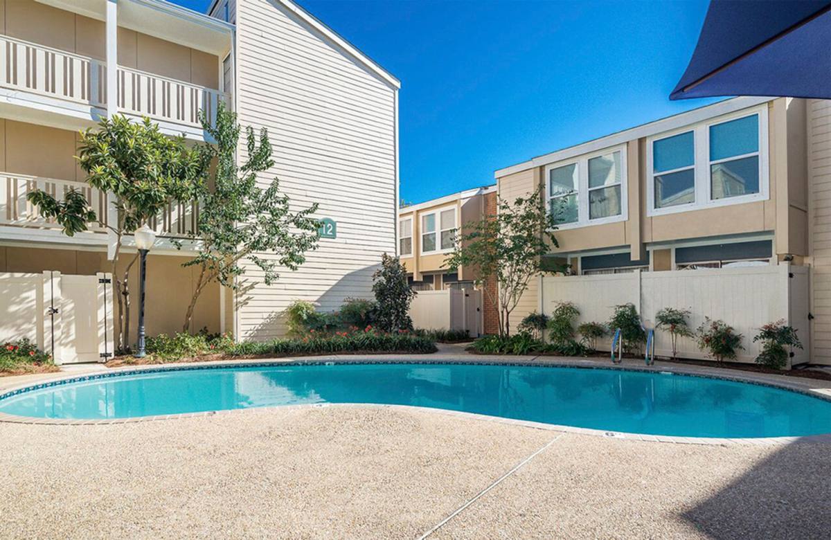 Apartment for rent at 3912 S I-10 Service Rd, Metairie, LA 70001